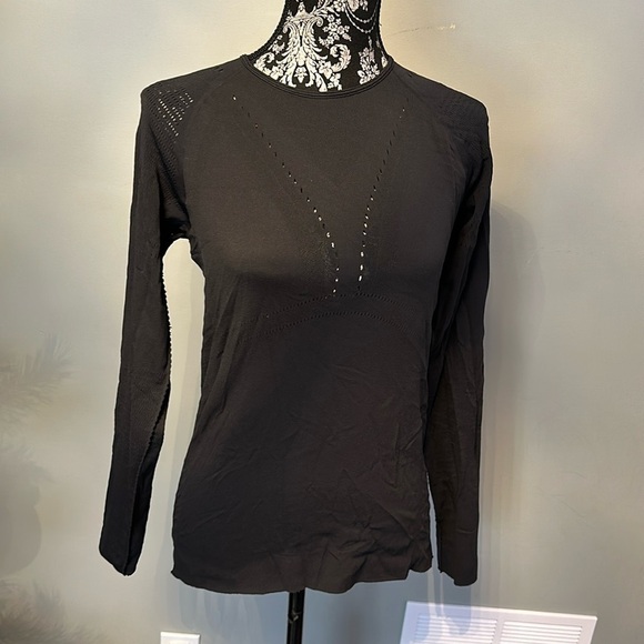 lululemon athletica Tops - Lululemon size 8 Longsleeve Top